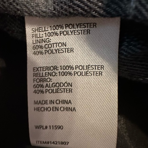 Weatherproof Vintage black thick soft flannel lined zip up vest. Size XL - Picture 6 of 9